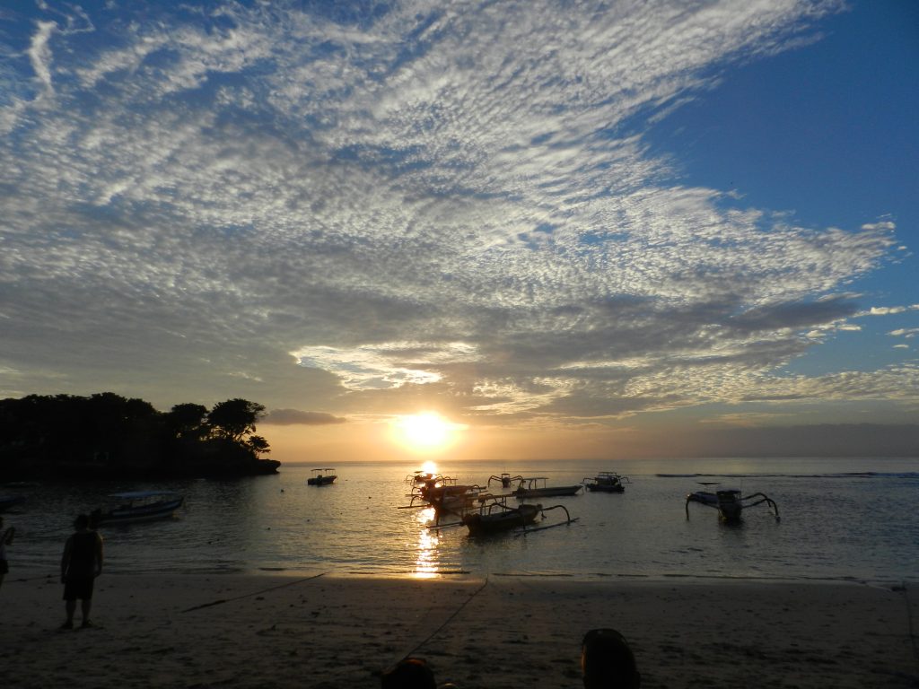 sunset nusa lembongan