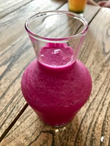 Dragon fruit paarse smoothie