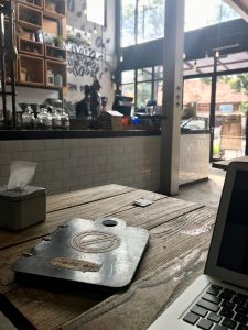 werkplek koffiebar move on yogyakarta