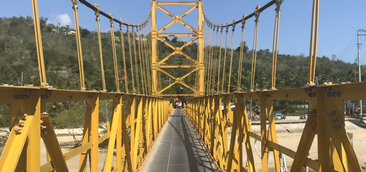 yellow bridge nusa lembongan