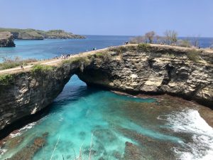 broken beach nusa penida