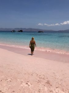 komodo pink beach