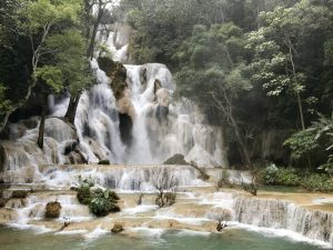 tat kuang si waterval