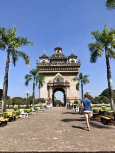 patuxai vientiane