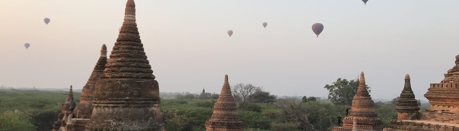 Bagan sunrise balloons temple