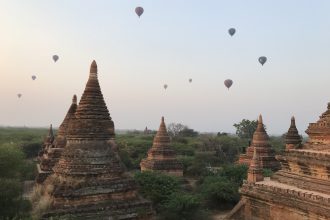 Bagan sunrise balloons temple